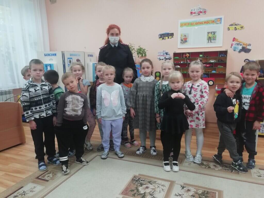 Интерактивный урок в детском саду Бологое провели сотрудники ГИБДД Интерактивный урок в детском саду Бологое провели сотрудники ГИБДД