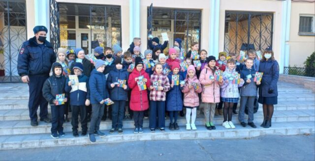 Сотрудники Госавтоинспекции Твери провели школьников по основным маршрутам