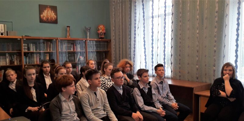 В Центральной библиотеке Западной Двины прошел краеведческий урок В Центральной библиотеке Западной Двины прошел краеведческий урок