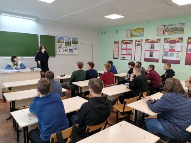 В Нелидово побеседовали со студентами колледжа о ПДД В Нелидово побеседовали со студентами колледжа о ПДД