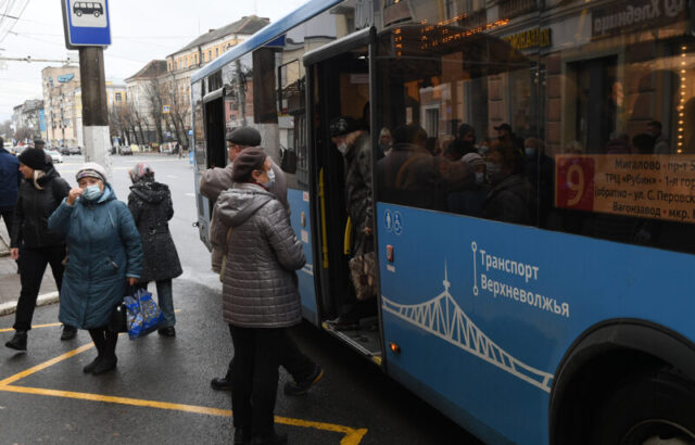В Твери проверяют соблюдение масочного режима в автобусах В Твери проверяют соблюдение масочного режима в автобусах