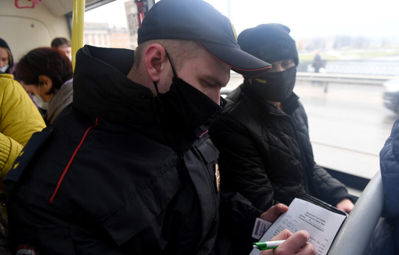 В автобусах «Транспорта Верхневолжья» за нарушение масочного режима оштрафовали порядка 50 пассажиров