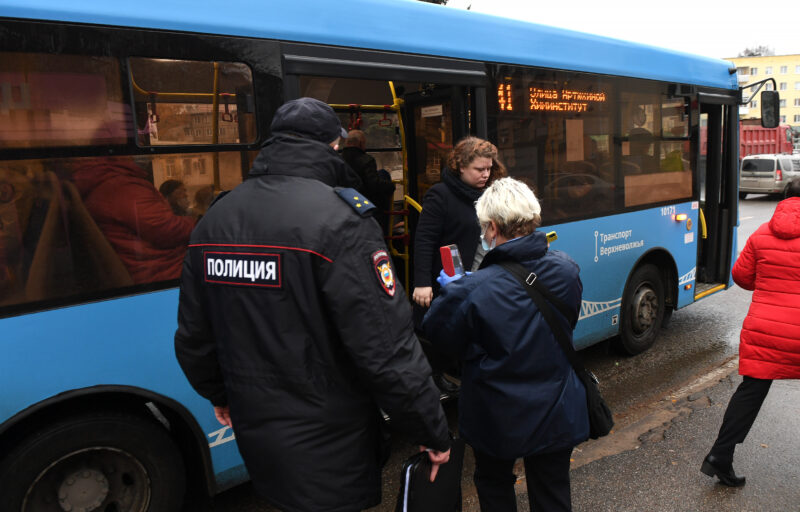 В автобусах «Транспорта Верхневолжья» за нарушение масочного режима оштрафовали порядка 50 пассажиров