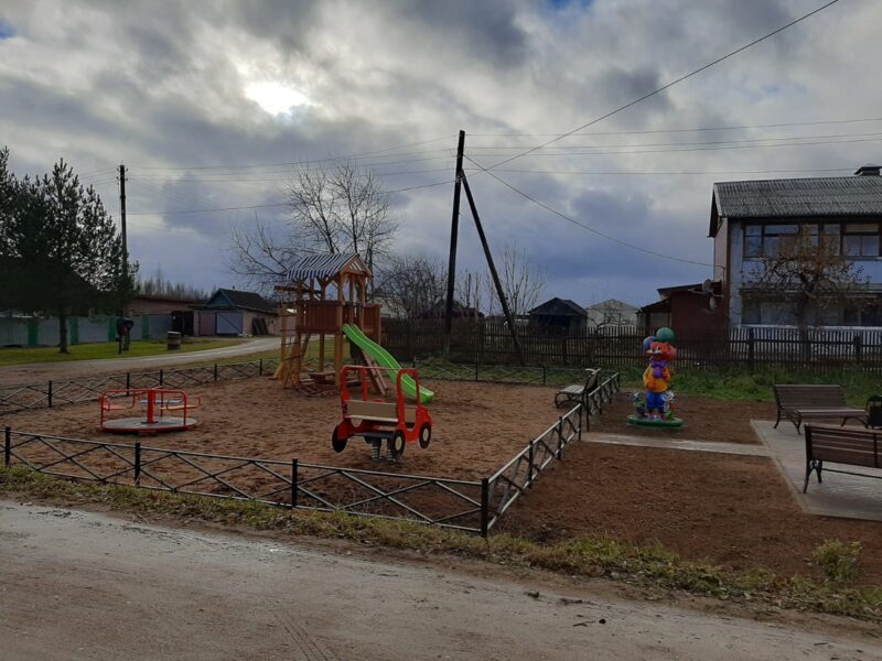 В селе Знаменское Оленинского округа установили детскую площадку В селе Знаменское Оленинского округа установили детскую площадку