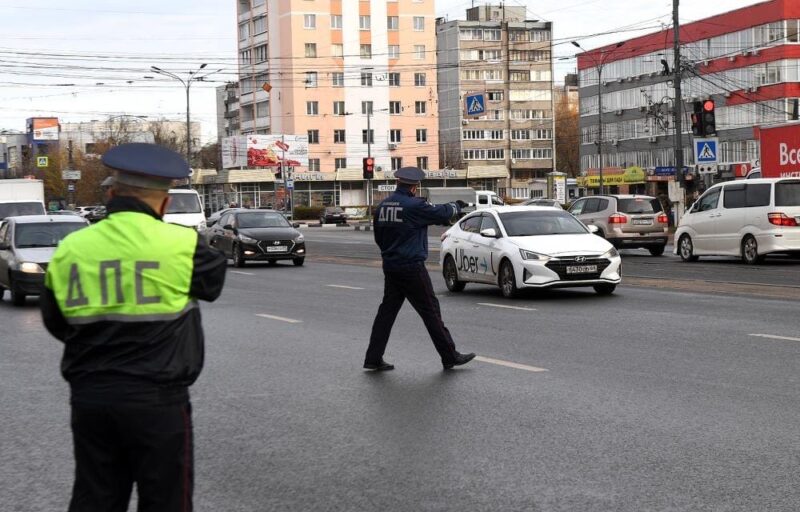 В Тверской области провели "масочный" рейд среди таксистов В Тверской области провели "масочный" рейд среди таксистов
