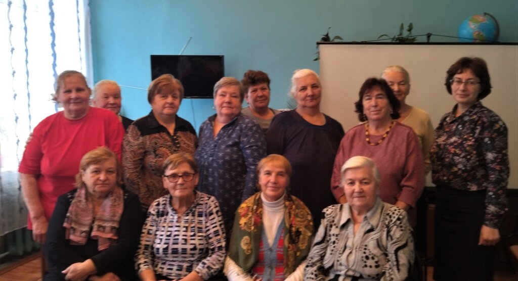 В библиотеке Западной Двины собрались участницы досугового объединения "Надежда" В библиотеке Западной Двины собрались участницы досугового объединения "Надежда"