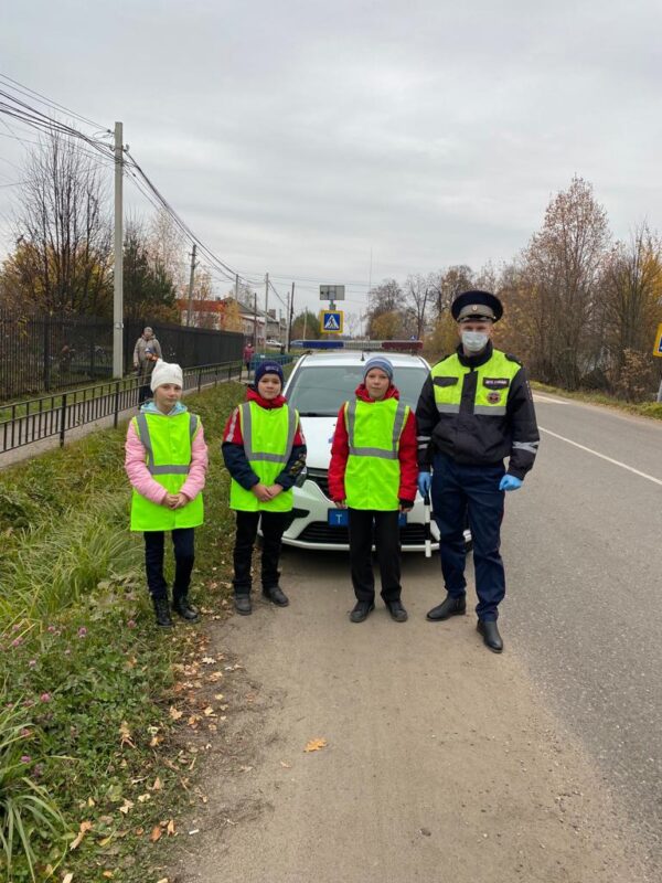 В Тверской области автоинспекторы провели акцию «Внимание, водитель!» В Тверской области автоинспекторы провели акцию «Внимание, водитель!»