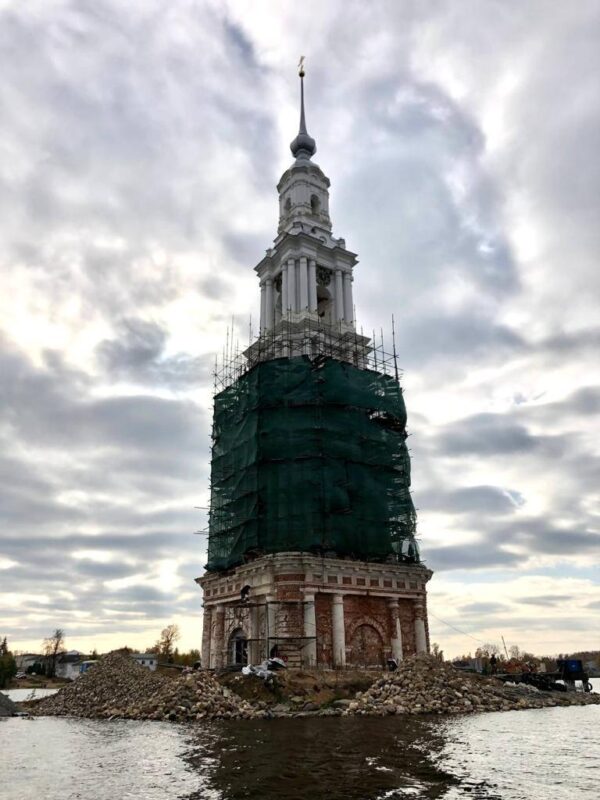 В Калязине завершается реставрация колокольни Николаевского собора