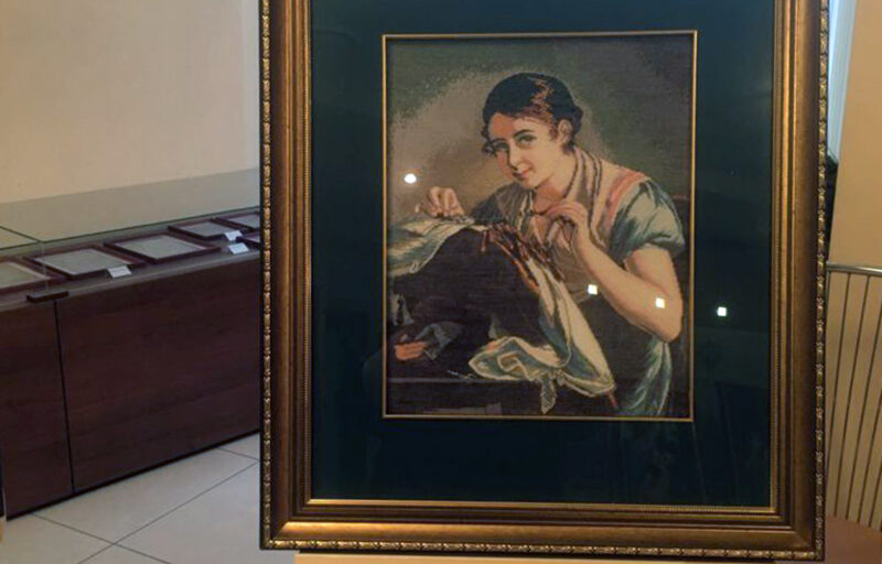 В Тверской прокуратуре открылась выставка работ ветеранов и работников ведомства