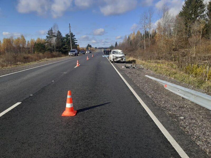 Автомобиль сбил велосипедиста в Тверской области