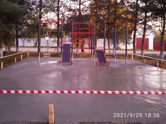 В Оленино сделали тренажерную площадку В Оленино сделали тренажерную площадку