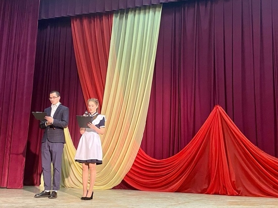 С профессиональным праздником поздравили учителей Андреаполя