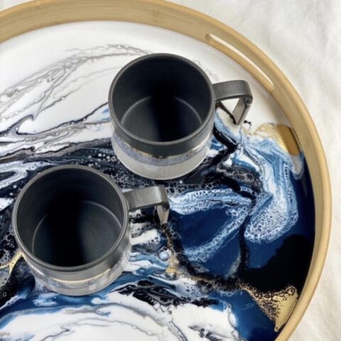 Жителей Твери приглашают создать сервировочный поднос из эпоксидной смолы