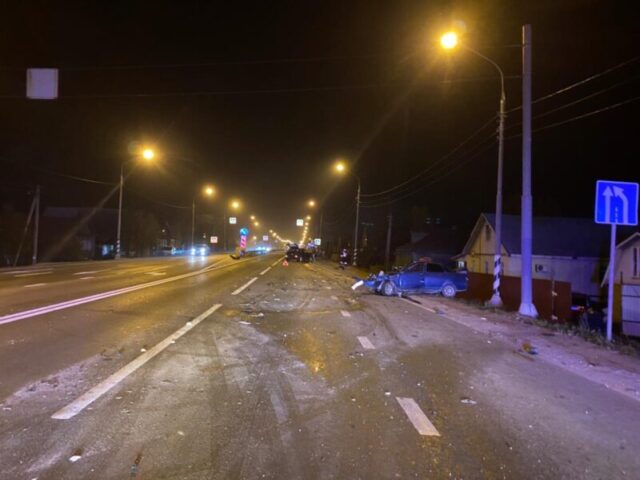 В Тверской области в аварии погиб водитель и серьезно пострадала женщина-пассажир
