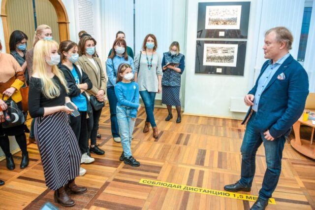 Жители Твери еще могут попасть на выставку "Три эпохи Марка Шагала" бесплатно