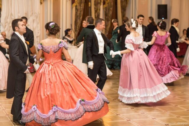 Танцы Пушкинской эпохи устроят в ДК «Химволокно»