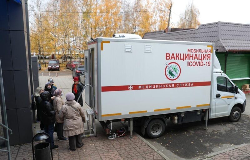 Первый день работы мобильных пунктов вакцинации в Тверской области прошел почти при полной загрузке