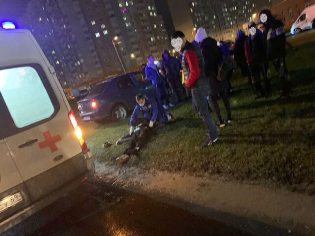 В Твери устанавливают личность мужчины, погибшего под колесами автомобиля