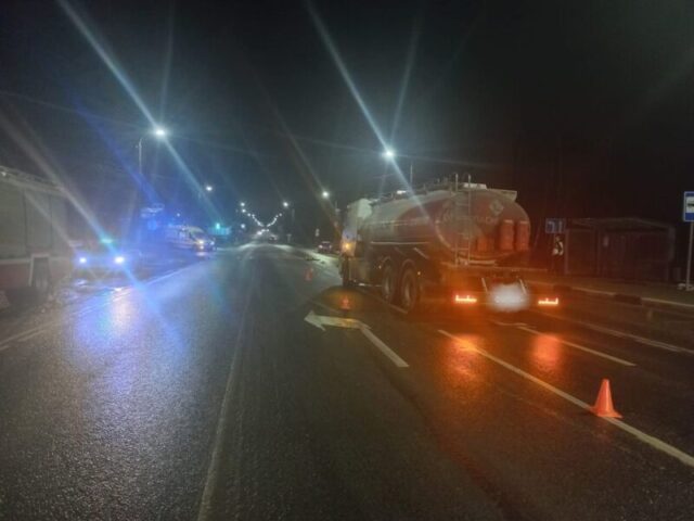 В Твери в столкновении трех автомобилей пострадал водитель-пенсионер