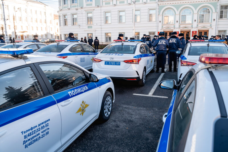 Для полиции Тверской области закупили 68 служебных автомобилей Для полиции Тверской области закупили 68 служебных автомобилей