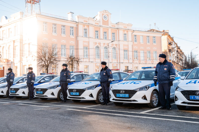 Для полиции Тверской области закупили 68 служебных автомобилей Для полиции Тверской области закупили 68 служебных автомобилей