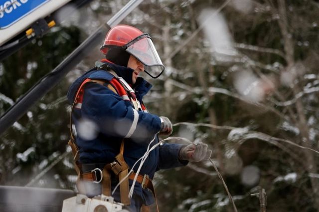 Энергетики Тверьэнерго перешли на особый режим работы из-за снежного циклона