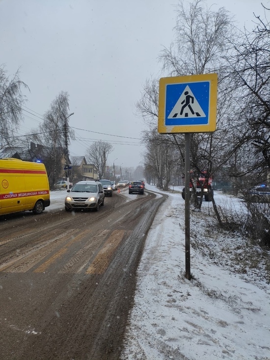 В Твери женщина-водитель сбила пешехода В Твери женщина-водитель сбила пешехода