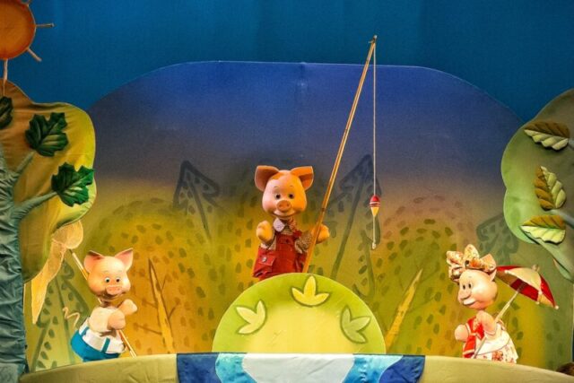 Маленьким жителям Твери расскажут историю про трех поросят