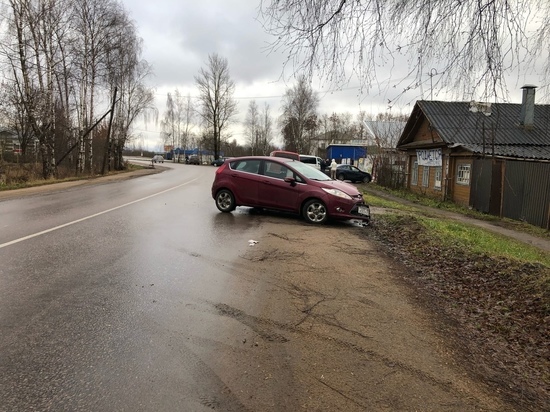 В Тверской области столкнулись сразу несколько автомобилей В Тверской области столкнулись сразу несколько автомобилей