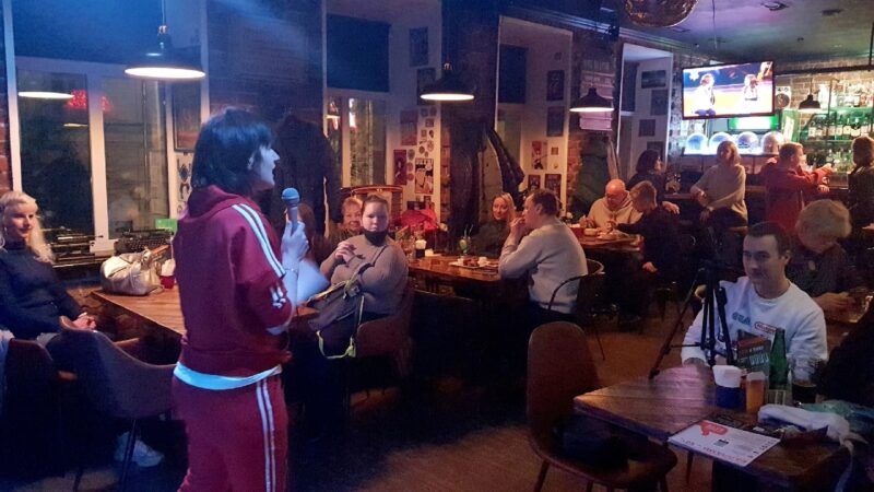 Микрофон для смельчаков: тверские поэты прочитали стихи со сцены Микрофон для смельчаков: тверские поэты прочитали стихи со сцены