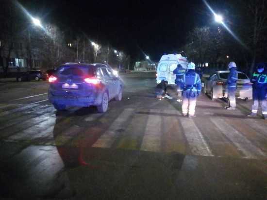 В Твери на пешеходном переходе женщина оказалась под колесами автомобиля В Твери на пешеходном переходе женщина оказалась под колесами автомобиля