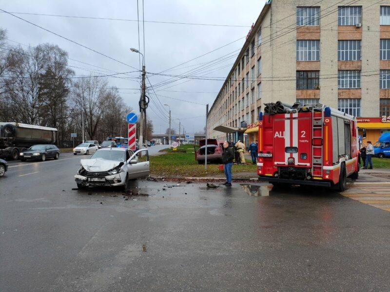 Женщина пострадала в ДТП в Твери Женщина пострадала в ДТП в Твери