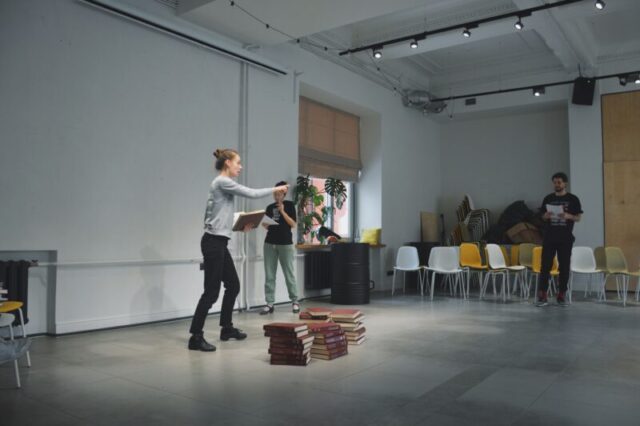 Премьера: Тверской театр юного зрителя представит спектакль "Где здесь я?" Премьера: Тверской театр юного зрителя представит спектакль "Где здесь я?"