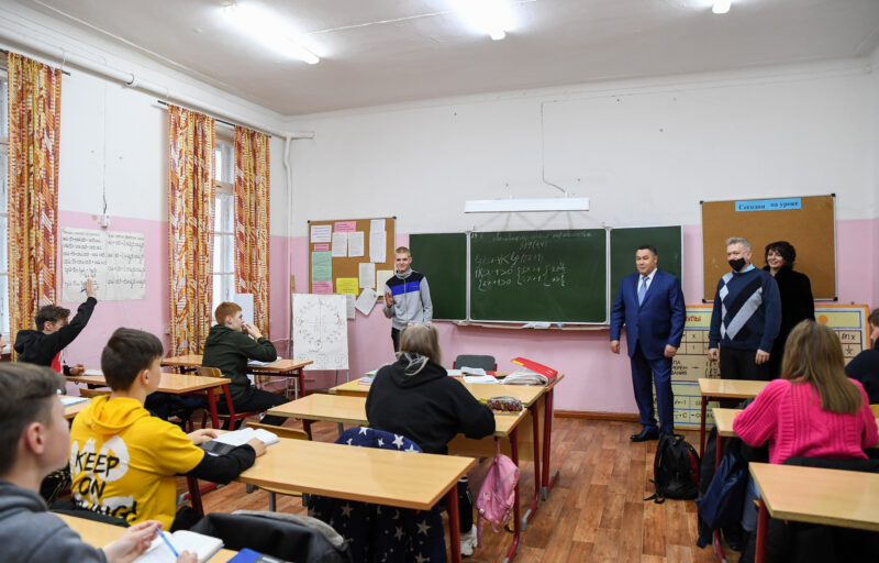 Губернатор Игорь Руденя пообщался со студентами Кувшиновского колледжа