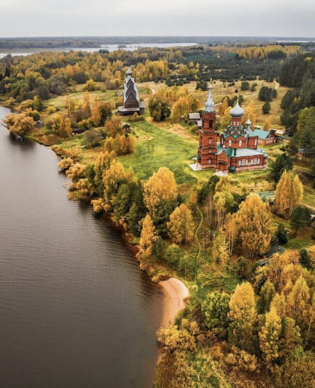 Блогер показала красочные фото старинной церкви в Тверской области