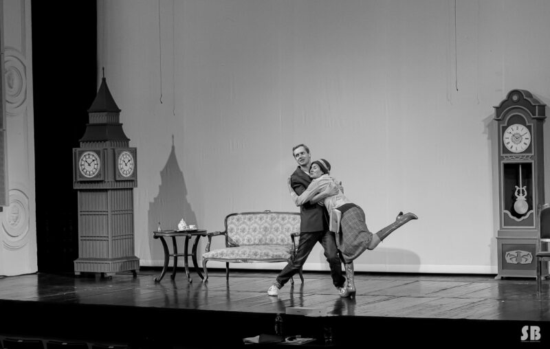 Осталось несколько дней до премьеры спектакля «Как важно быть серьезным» в Тверском театре драмы