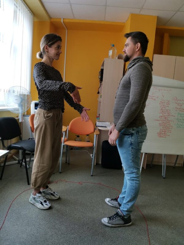 Наука быть родным: в Тверской области для одиноких детей готовят наставников