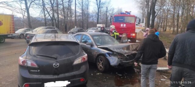 В тройном ДТП в Твери пострадала женщина