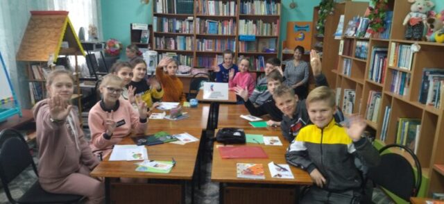 В библиотеке Западной Двины прошла встреча кружка "Почитайки"