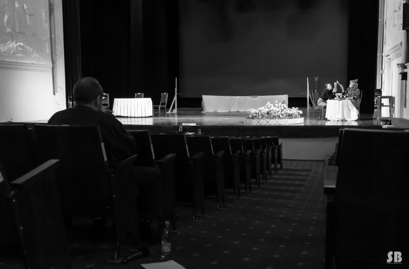 Осталось несколько дней до премьеры спектакля «Как важно быть серьезным» в Тверском театре драмы