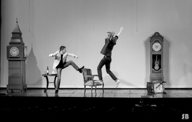 Эрнест или не Эрнест: в Твери состоялась премьера спектакля «Как важно быть серьезным»