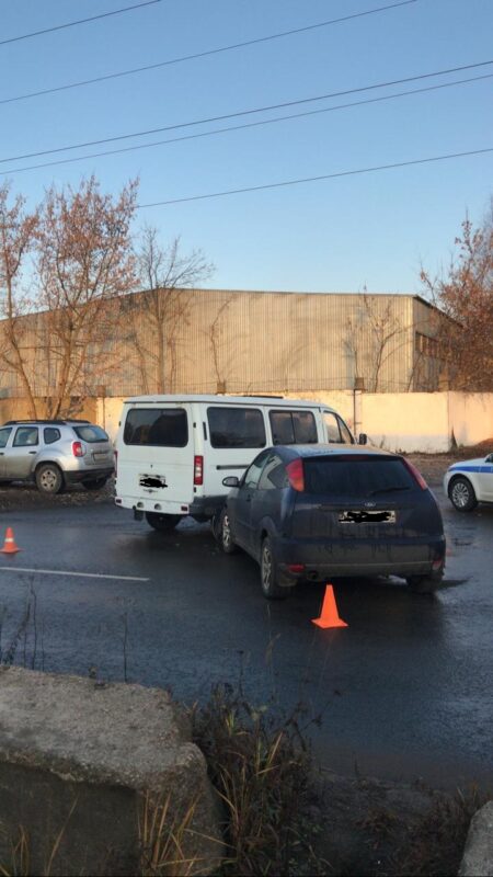 В Твери столкнулись ГАЗель и Форд В Твери столкнулись ГАЗель и Форд