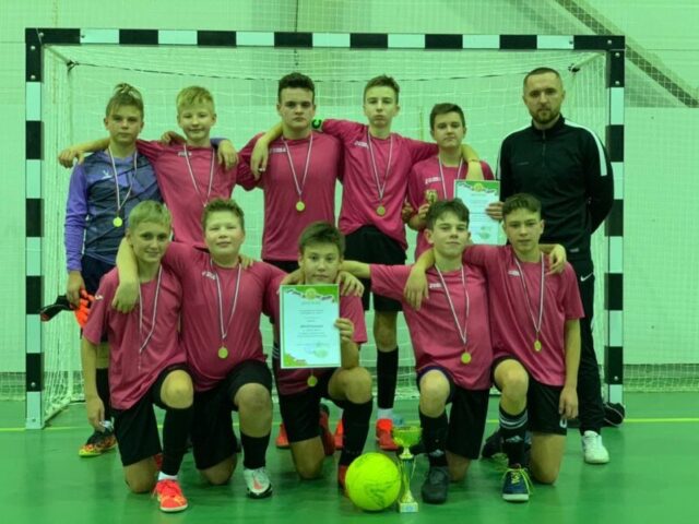 Нелидовские футболисты взяли золото на областном турнире