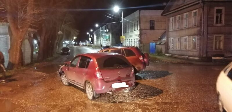 В Тверской области столкнулись две иномарки