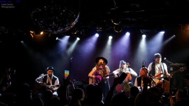 В Твери даст концерт московская группа "Обними кита"