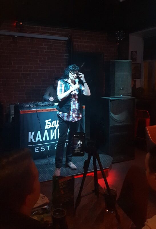 Микрофон для смельчаков: тверские поэты прочитали стихи со сцены Микрофон для смельчаков: тверские поэты прочитали стихи со сцены