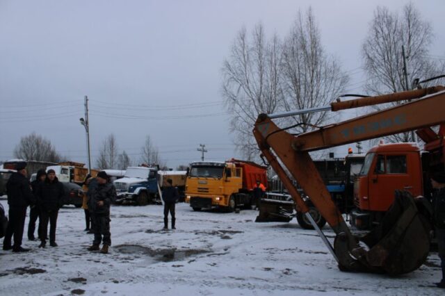 В Западной Двине проверили готовность дорожной техники к работе в осенне-зимний период