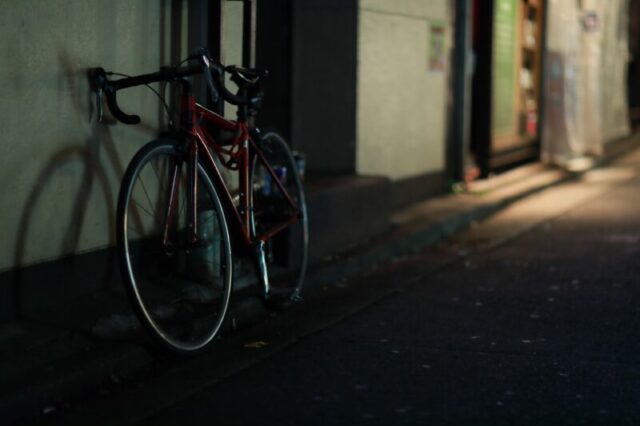 В Тверской области рецидивист украл велосипед, оставленный без присмотра В Твери мужчине удалось украсть порядка 13 велосипедов