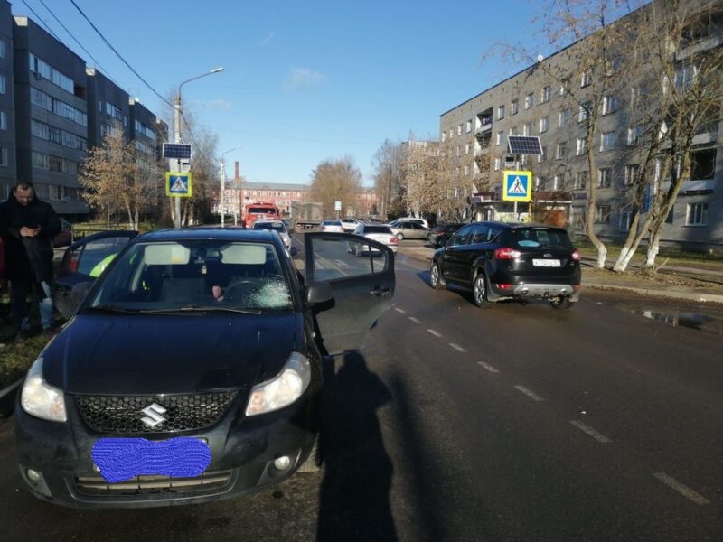 В Тверской области женщина угодила под колеса иномарки на пешеходном переходе В Тверской области женщина угодила под колеса иномарки на пешеходном переходе