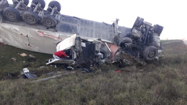 В Тверской области фура насмерть сбила мужчину